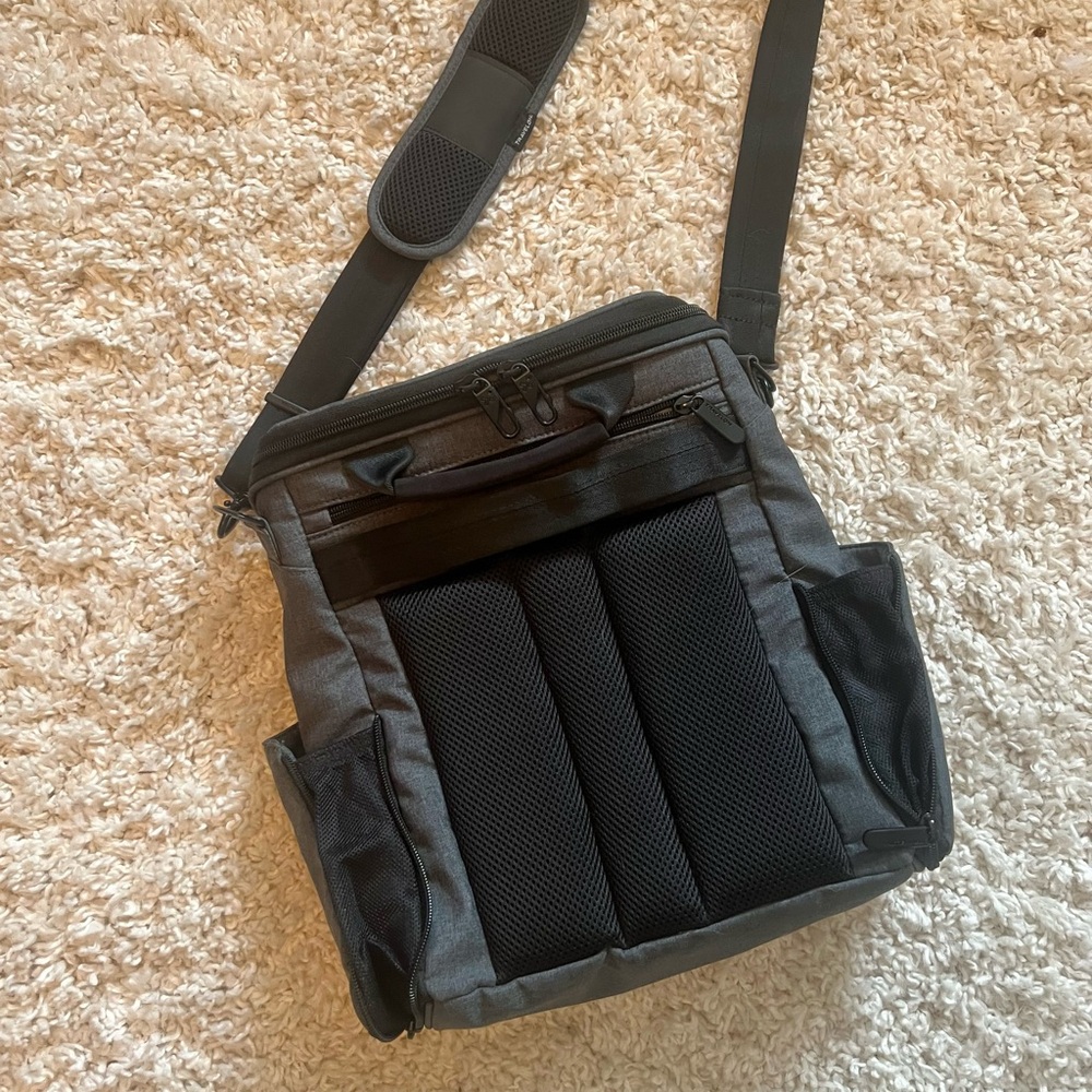 Travelon Charcoal Unisex Tote Messenger Bag - Picture 6 of 13